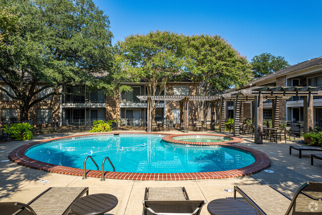 Piscina n.º 2 - Chaparral Apartments