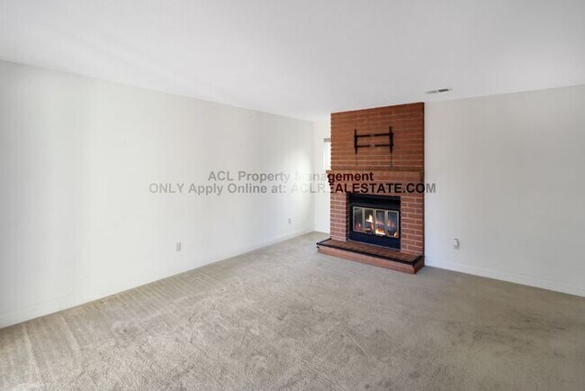 Building Photo - 2723 Markham Ct