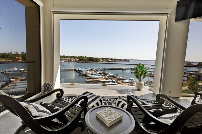 Building Photo - 15260 TX-105