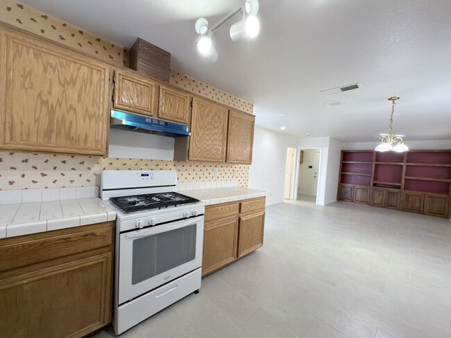 Building Photo - 8232 Fame Ave