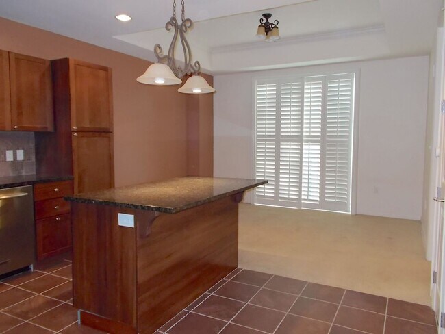 Building Photo - Modern 1 Bed / 1 Bath Condo on 8th Floor