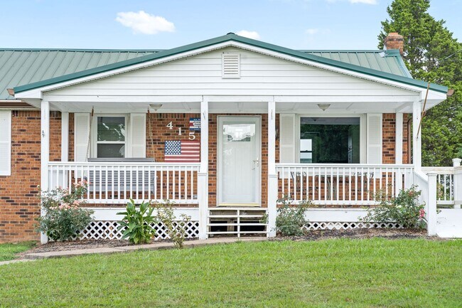 Foto del edificio - 4151 Chapel Hill Rd