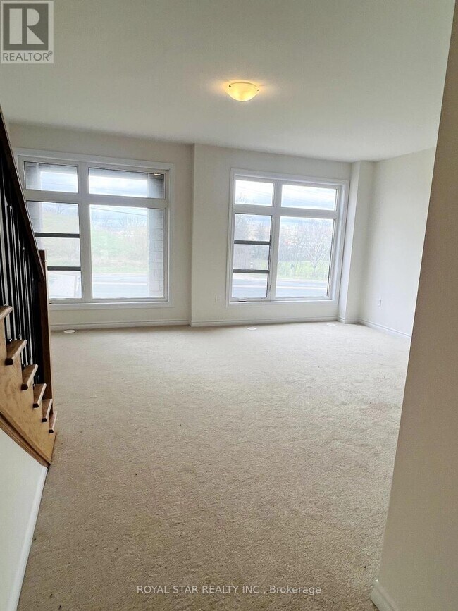 Building Photo - 103 Inverary Cres