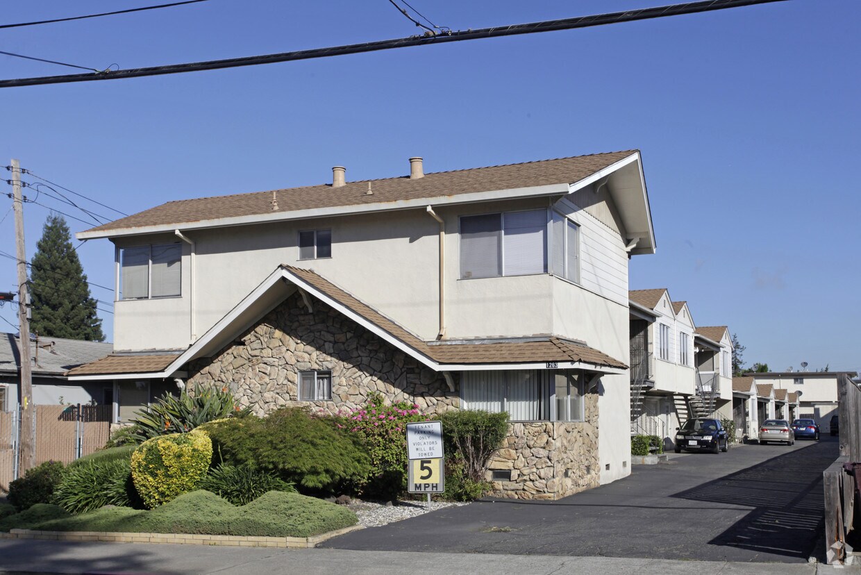 Primary Photo - 1263 143rd Ave