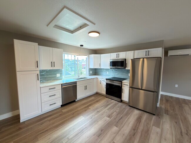 Kitchen - 219 S 1st Ave