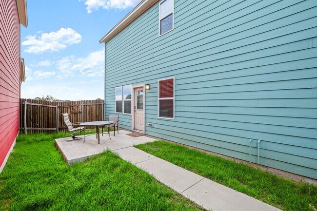 Foto del edificio - 462 Ferrule Dr