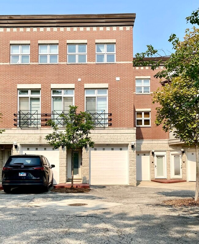 Foto del edificio - 1501 S Indiana Ave