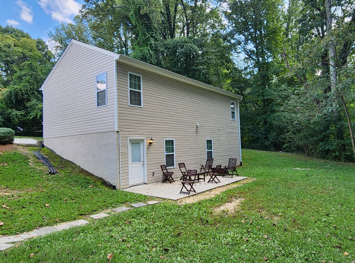 Photo - 1024 RANCH DRIVE - AVAILABLE 2026-27 - Fully Furnished