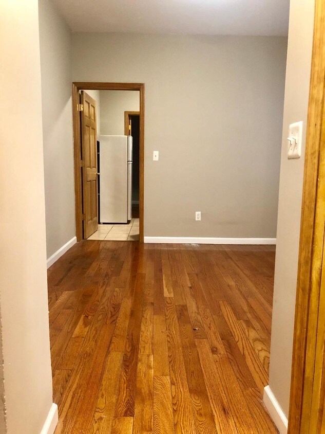 Foto principal - 32-55 Steinway St