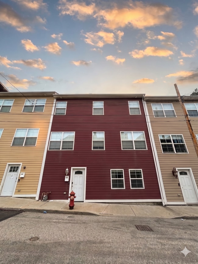 Building Photo - 826 Spring Garden Ave