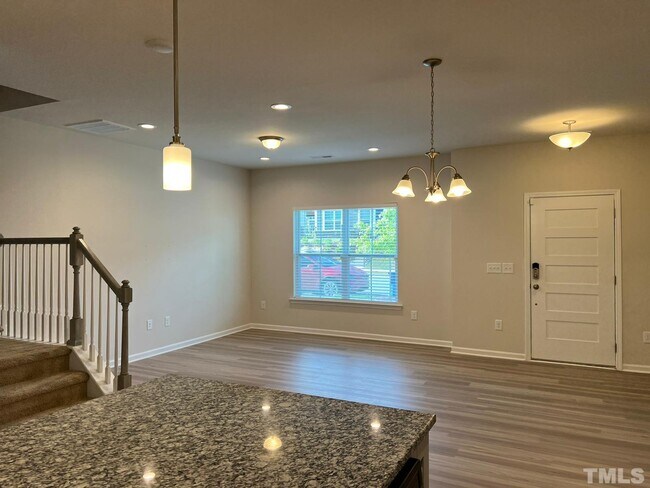 Building Photo - 913 Robbie Jackson Ln