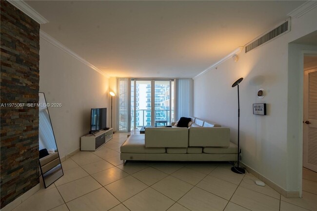 Building Photo - 2501 S Ocean Dr