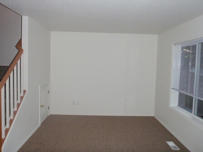 Foto del edificio - **BEAUTIFUL 3B/2.5Ba HOME IN DESIRABLE FIS...