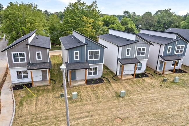 Building Photo - Crossland