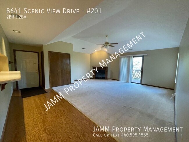 Building Photo - 2 Bed/2 Bath Condo in Broadview Heights!