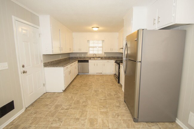 Foto del edificio - Spacious home in Pine Valley community!