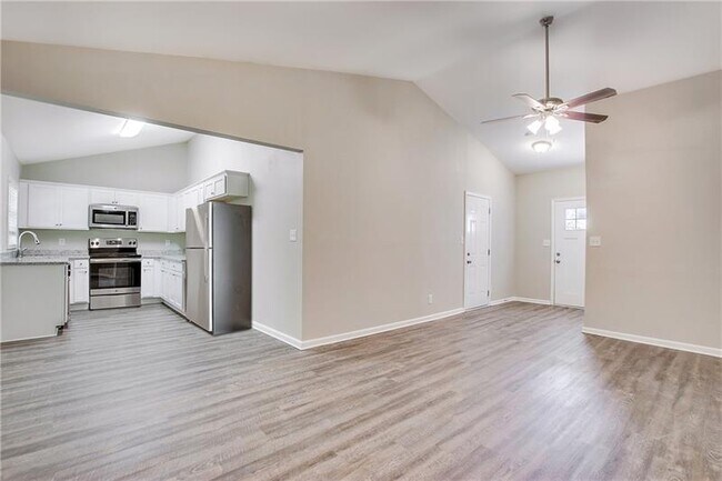 Building Photo - 6595 Bellburn Rd