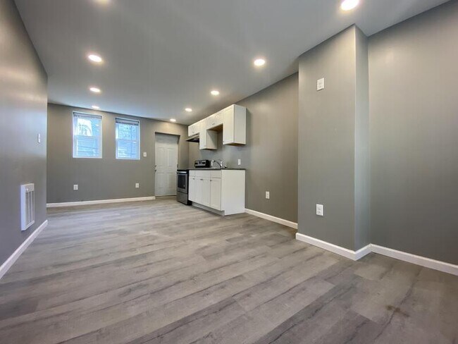 Building Photo - 5418 Summer St
