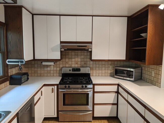 Foto del edificio - 118 Wait Ave