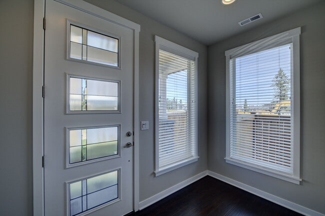 Building Photo - 3bd/2.5ba Bothell House