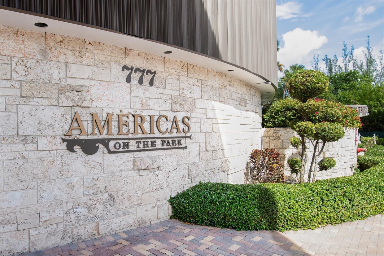 Foto principal - 777 Bayshore Dr