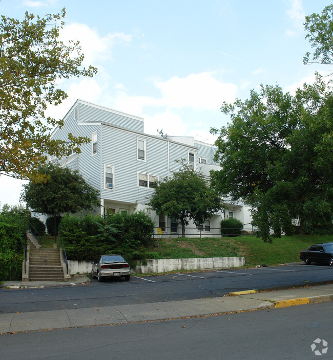 Foto del edificio - Hudson Terrace Apartments