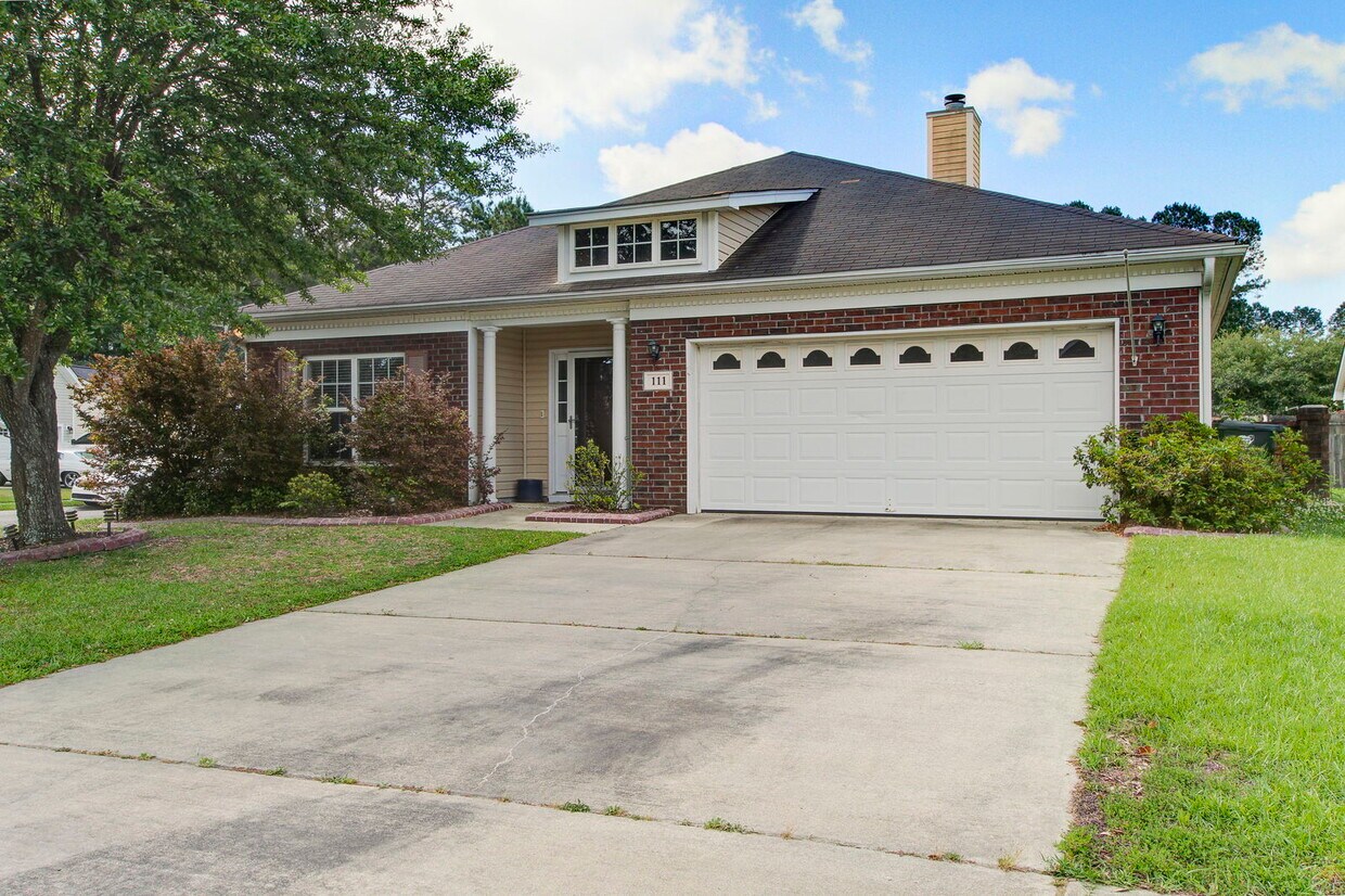 Primary Photo - 111 Meadowvale Ln
