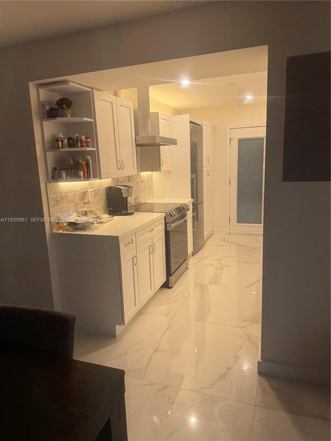 Building Photo - 3922 NE 166th St