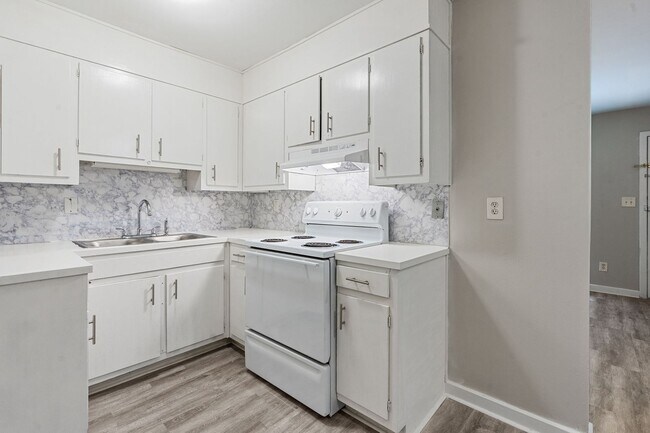 Foto del edificio - Celeste Manor - 1 Bedroom / 1 Bathroom, Updated