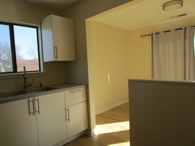 Building Photo - 1534 Heather Ct