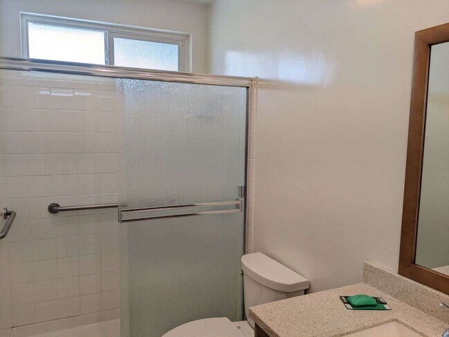 Main Bathroom - 1829 S Olive Ave