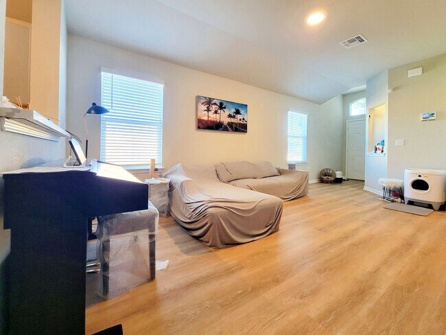 Foto del edificio - Spacious 4-Bedroom, 2-Bathroom Single Family Home in Austin!