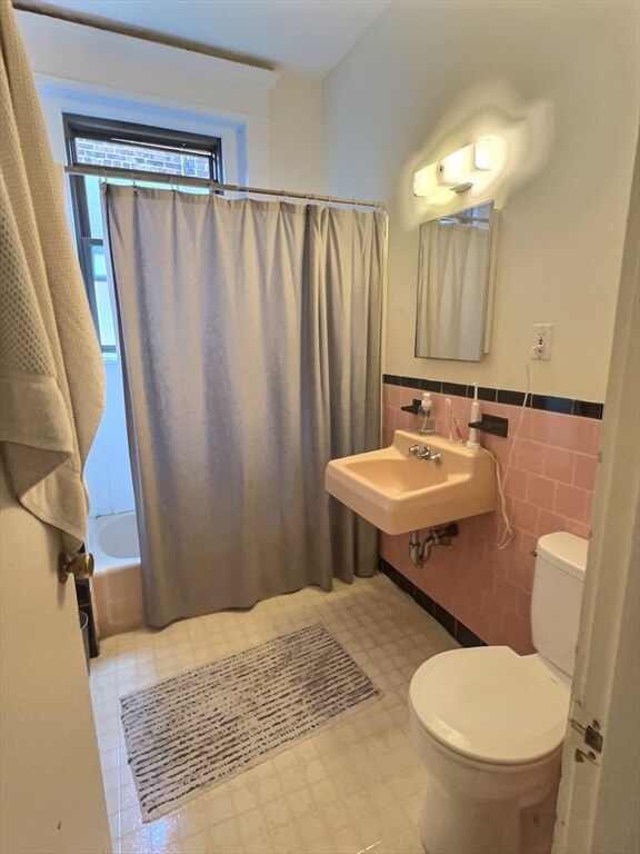 Foto del edificio - 1386 Beacon St
