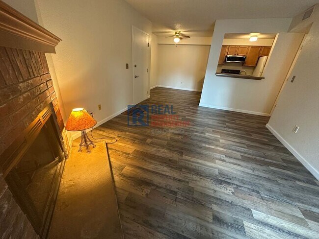 Foto del edificio - 1075 S Elkhart Way