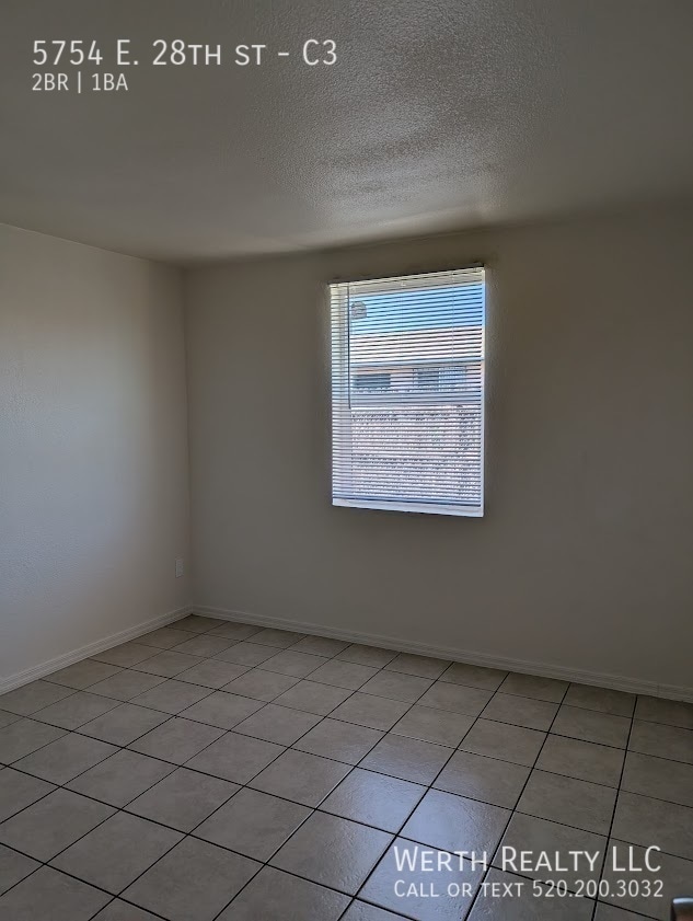 Building Photo - Eastside 2 Bed/ 1 Bath With Yard!