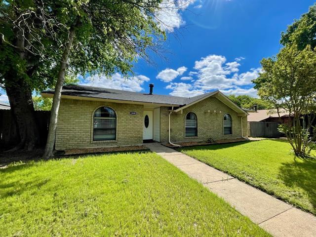 Building Photo - 1800 Spanish Trail