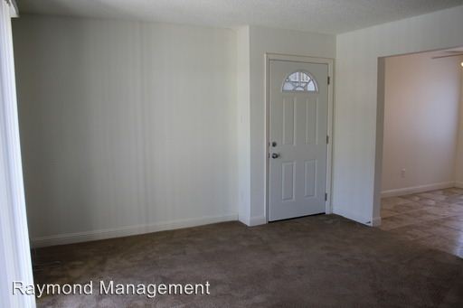 Foto del edificio - 5971 Lake Crest Way