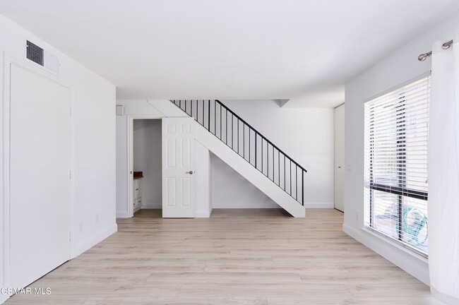 Building Photo - 28955 Oakpath Dr