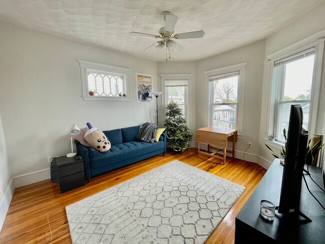 Foto del edificio - 81 Newbury St