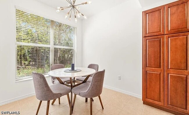 Foto del edificio - 1315 Henley St