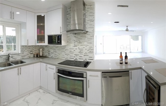 Foto del edificio - 3 br, 2.5 bath  - 7332 Gary Ave