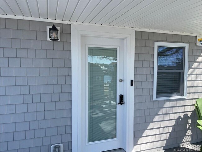 Building Photo - 30 Roseleah Dr
