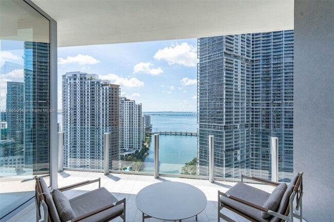Building Photo - 300 Biscayne Blvd Way