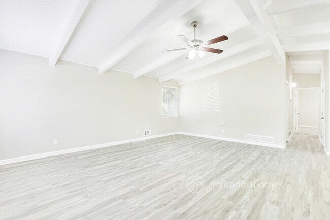 Building Photo - 2996 Horse Shoe Dr
