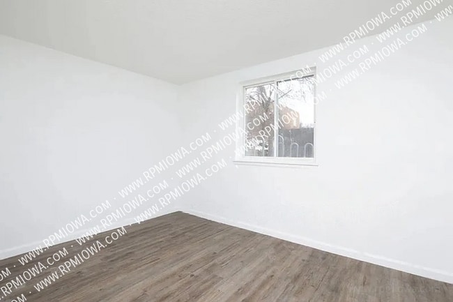 Building Photo - AVAILABLE NOW!! 1 Bedroom, 1 Bathroom In D...