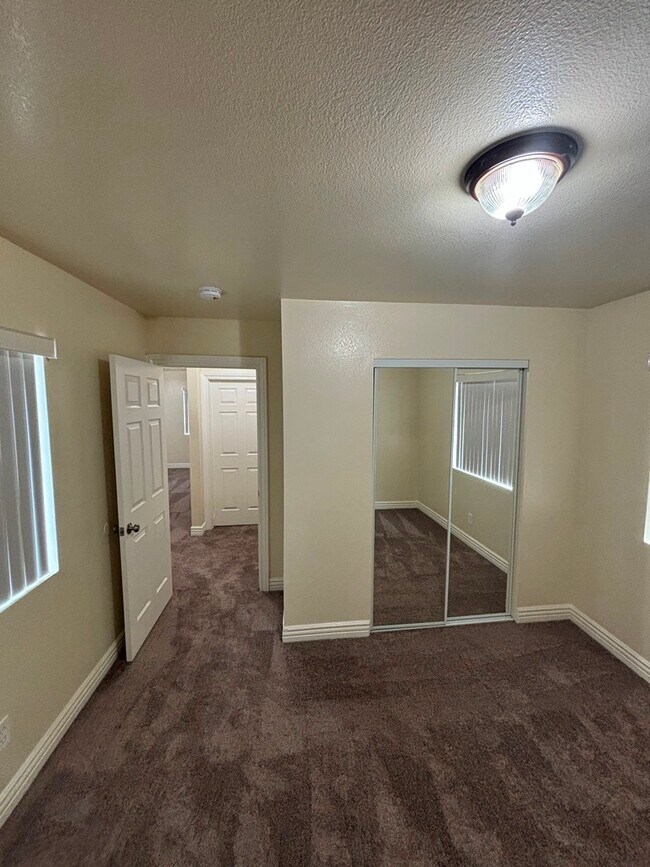 Foto del edificio - 1602 E 92nd St