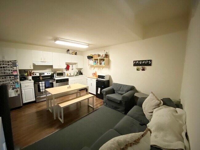 Foto del edificio - 546 Columbus Ave