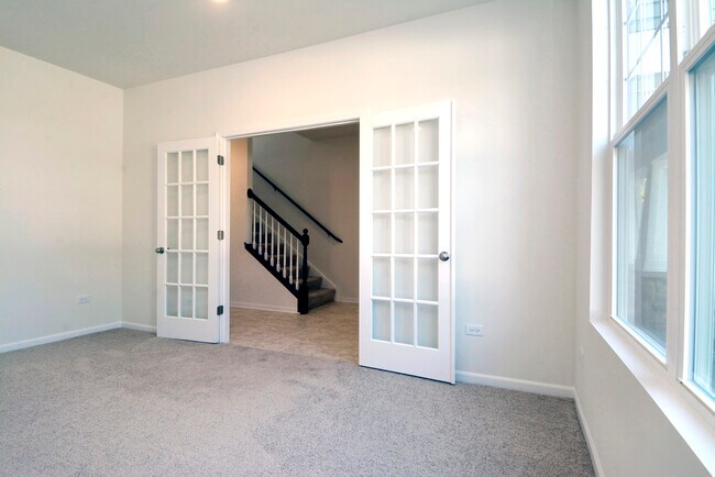 Building Photo - 3303 Trillium Cir