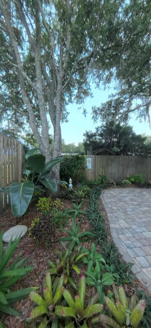 Foto del edificio - "Charming 3-Bed, 2-Bath Retreat in the Heart of Saint Augustine!"