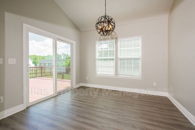 Building Photo - 2600 Fairfield Ridge Dr